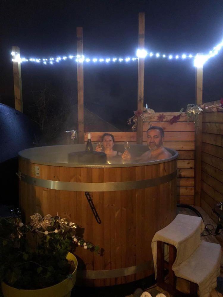 A La Marc'Quize Chambres D'Hotes, Petit Dejeuner Compris, Avec Piscine A Debordement En Exterieur, Bain Nordique A 38 Degres En Prestation Supplement Sur Reservation Horaire Anticipee 1 Place De Parking Gratuite Sur Place Mouxy Eksteriør bilde