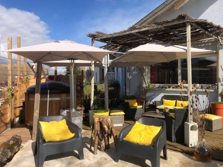 A La Marc'Quize Chambres D'Hotes, Petit Dejeuner Compris, Avec Piscine A Debordement En Exterieur, Bain Nordique A 38 Degres En Prestation Supplement Sur Reservation Horaire Anticipee 1 Place De Parking Gratuite Sur Place Mouxy Eksteriør bilde