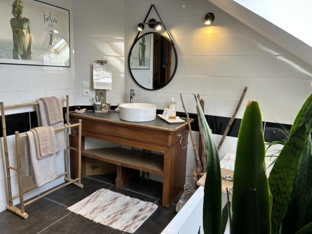 A La Marc'Quize Chambres D'Hotes, Petit Dejeuner Compris, Avec Piscine A Debordement En Exterieur, Bain Nordique A 38 Degres En Prestation Supplement Sur Reservation Horaire Anticipee 1 Place De Parking Gratuite Sur Place Mouxy Eksteriør bilde