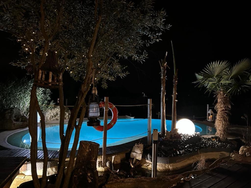 A La Marc'Quize Chambres D'Hotes, Petit Dejeuner Compris, Avec Piscine A Debordement En Exterieur, Bain Nordique A 38 Degres En Prestation Supplement Sur Reservation Horaire Anticipee 1 Place De Parking Gratuite Sur Place Mouxy Eksteriør bilde
