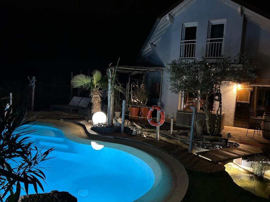 A La Marc'Quize Chambres D'Hotes, Petit Dejeuner Compris, Avec Piscine A Debordement En Exterieur, Bain Nordique A 38 Degres En Prestation Supplement Sur Reservation Horaire Anticipee 1 Place De Parking Gratuite Sur Place Mouxy Eksteriør bilde