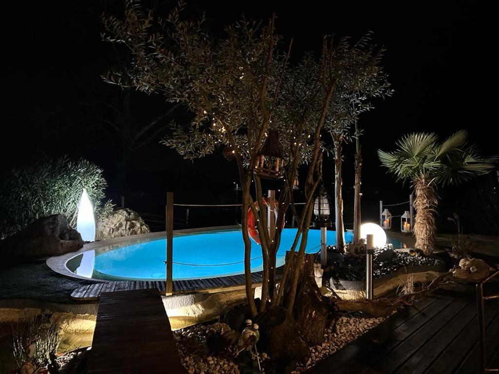 A La Marc'Quize Chambres D'Hotes, Petit Dejeuner Compris, Avec Piscine A Debordement En Exterieur, Bain Nordique A 38 Degres En Prestation Supplement Sur Reservation Horaire Anticipee 1 Place De Parking Gratuite Sur Place Mouxy Eksteriør bilde